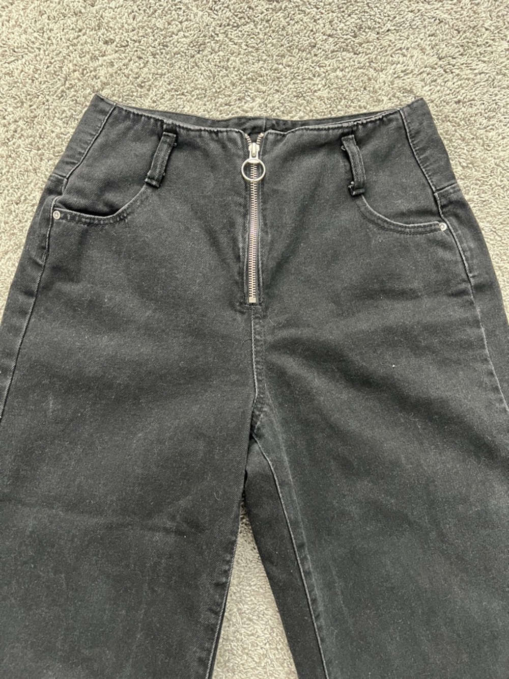 Zara Women’s Wide Leg Cropped Frayed Hem Exposed Front Zipper Black Denim Size 4 - Picture 3 of 10